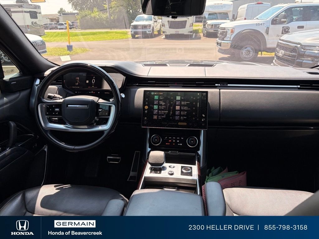 Used 2023 Gray Land Rover SE image 3