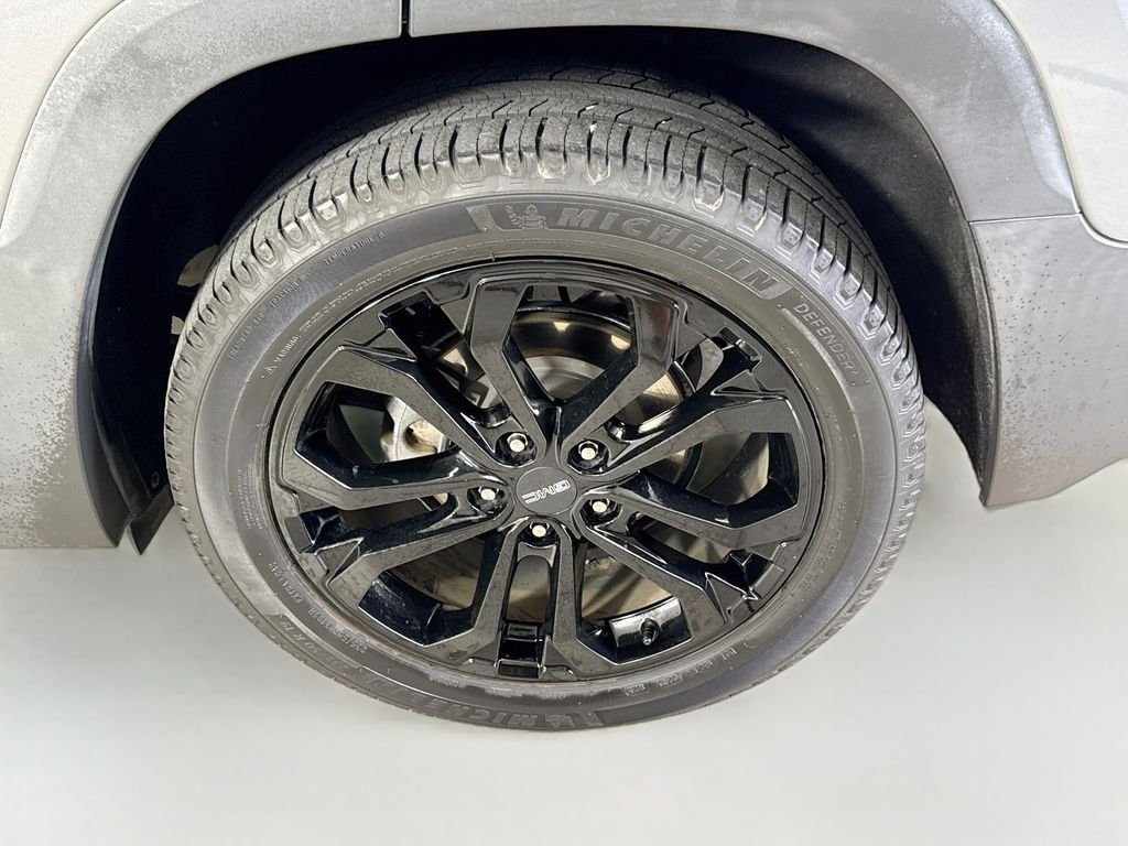 Used 2020 Satin Steel Metallic GMC SLE image 29