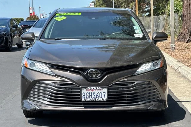 Used 2018 Brown Toyota XLE image 9