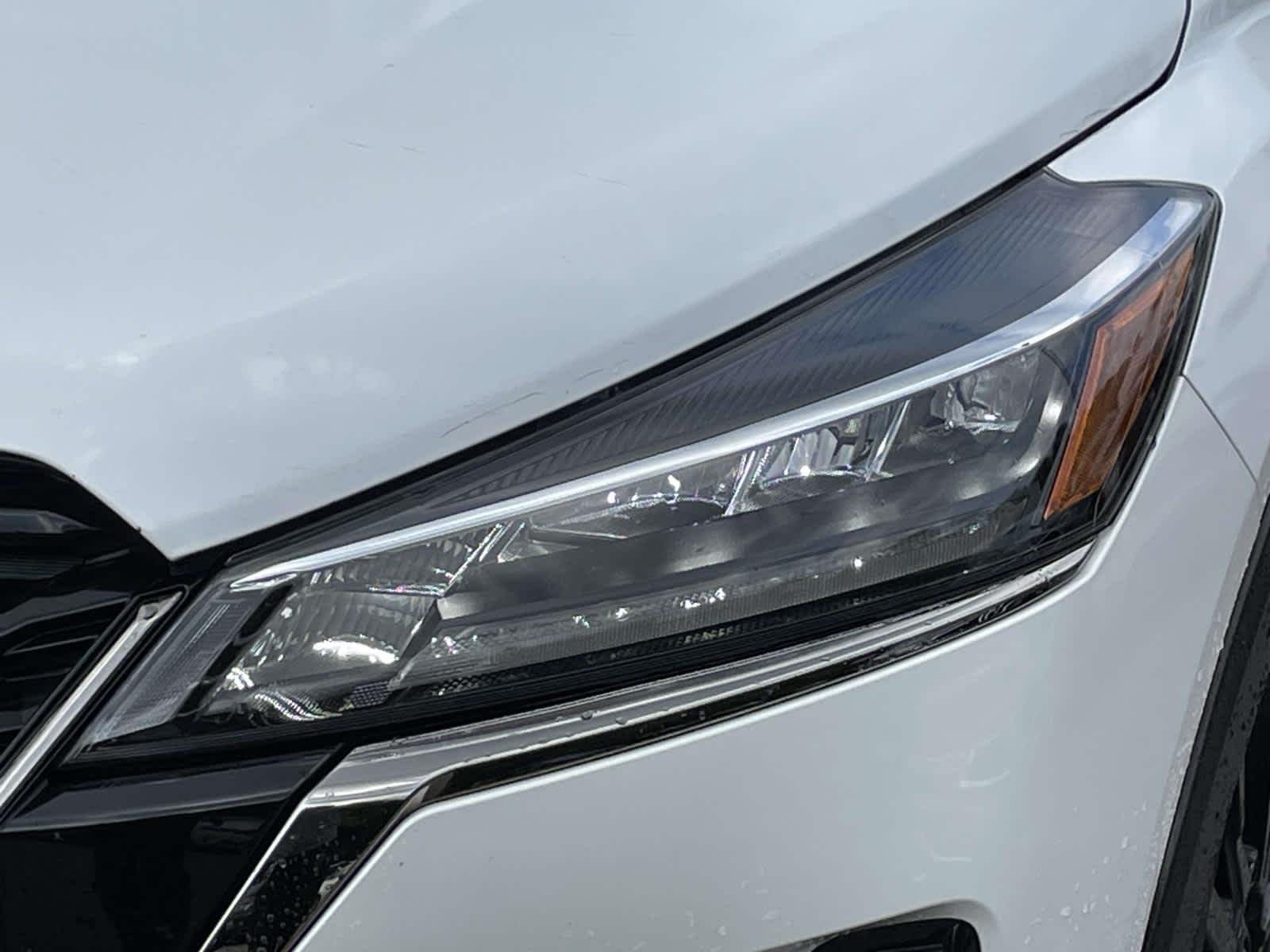 Used 2024 Aspen White Tricoat/Super Black Nissan SR image 18