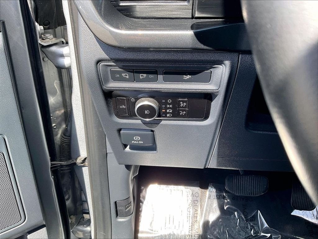 Used 2023 Iconic Silver Metallic Ford XLT image 26
