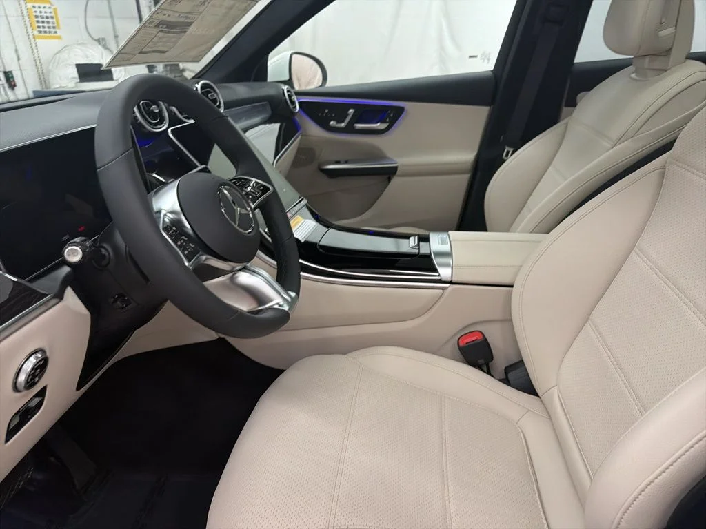 Used 2026 White Mercedes-Benz GLC 300 image 14