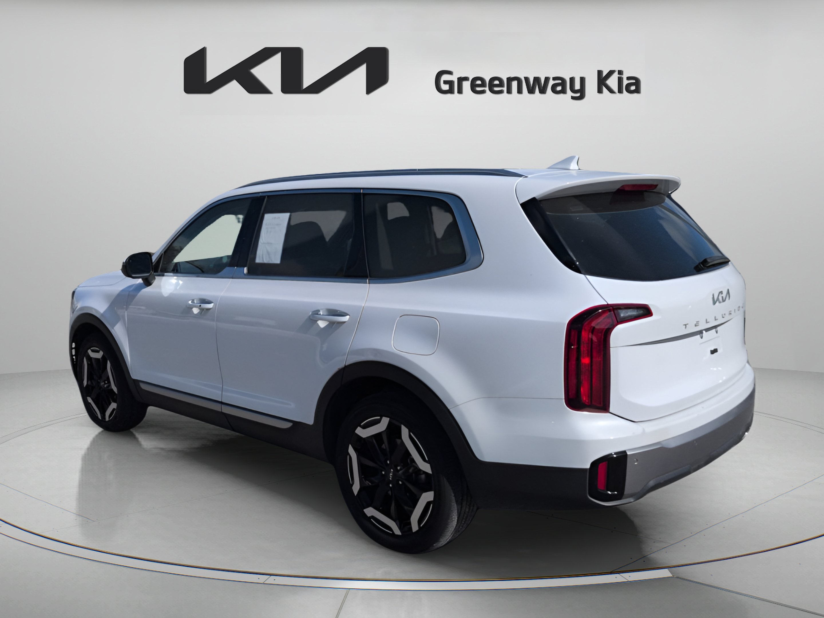 Certified Used 2025 Glacial White Pearl Kia S image 6