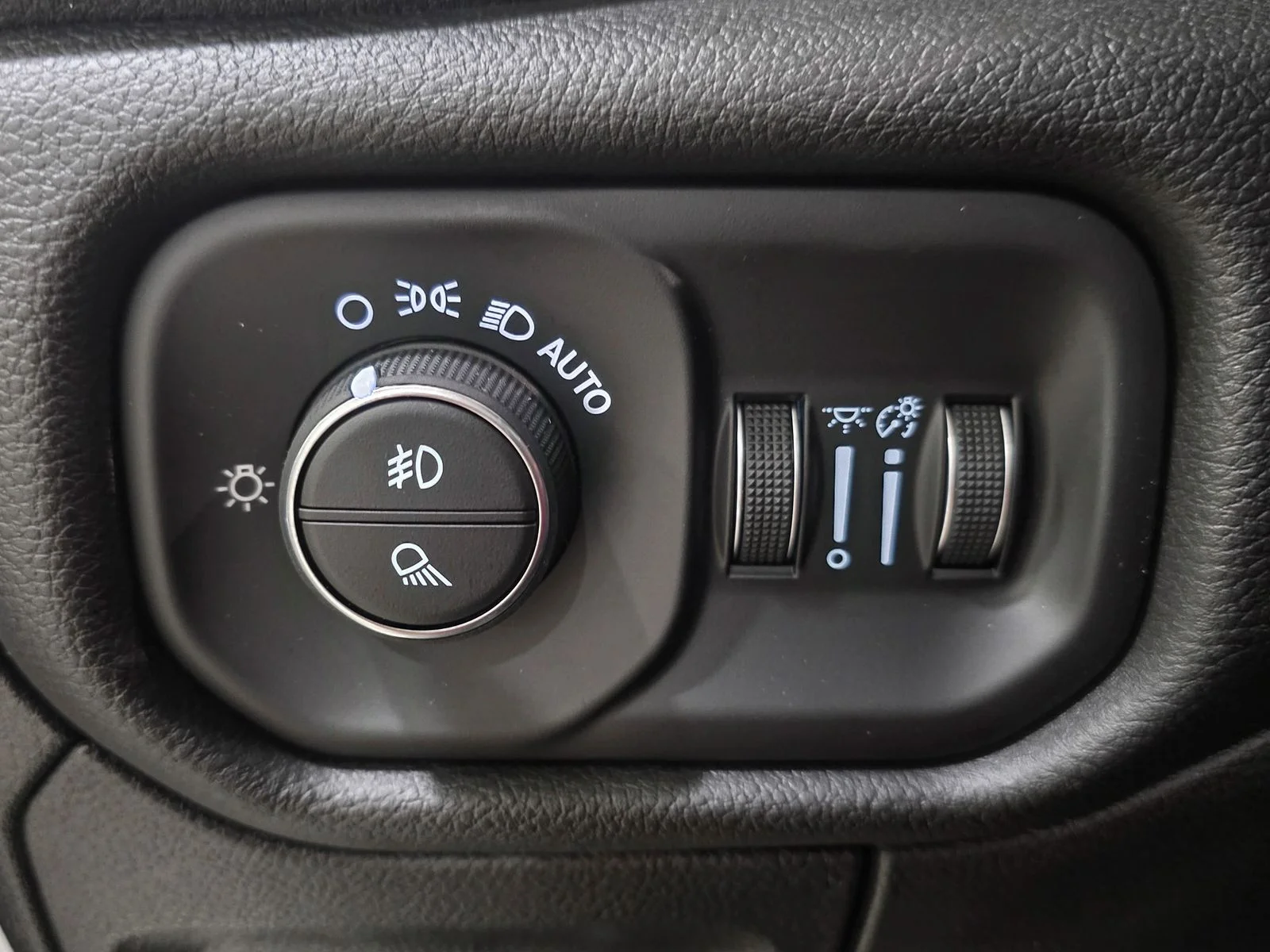 2026 RAM 1500 Laramie - Photo 26