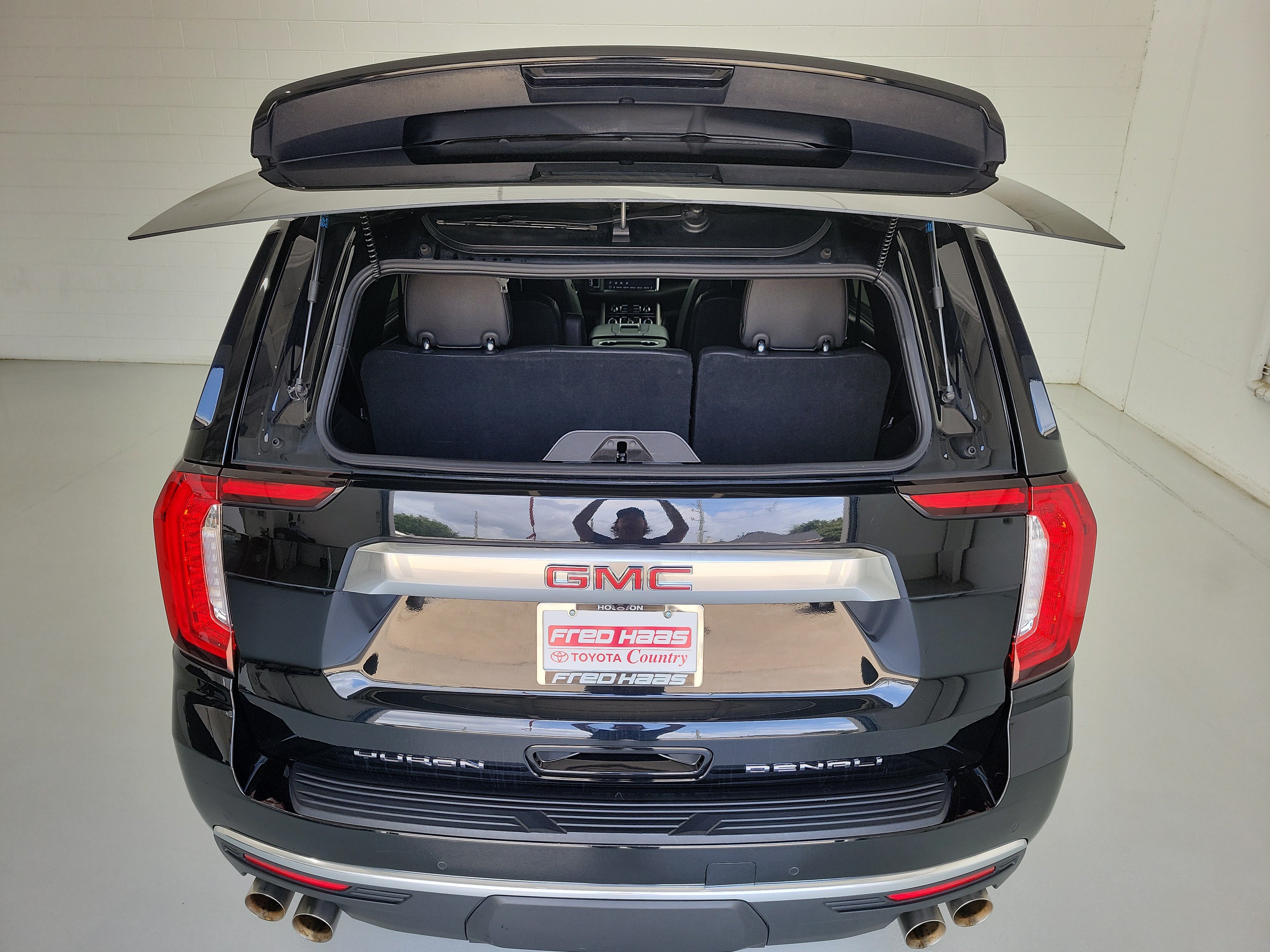 Used 2023 Onyx Black GMC Denali image 13