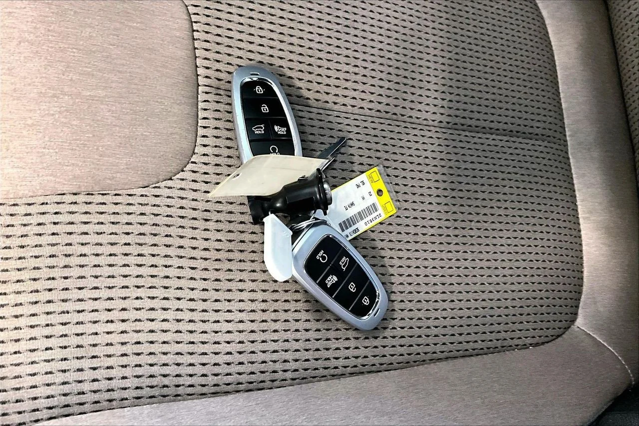 Certified Used 2023 White Hyundai SEL image 31