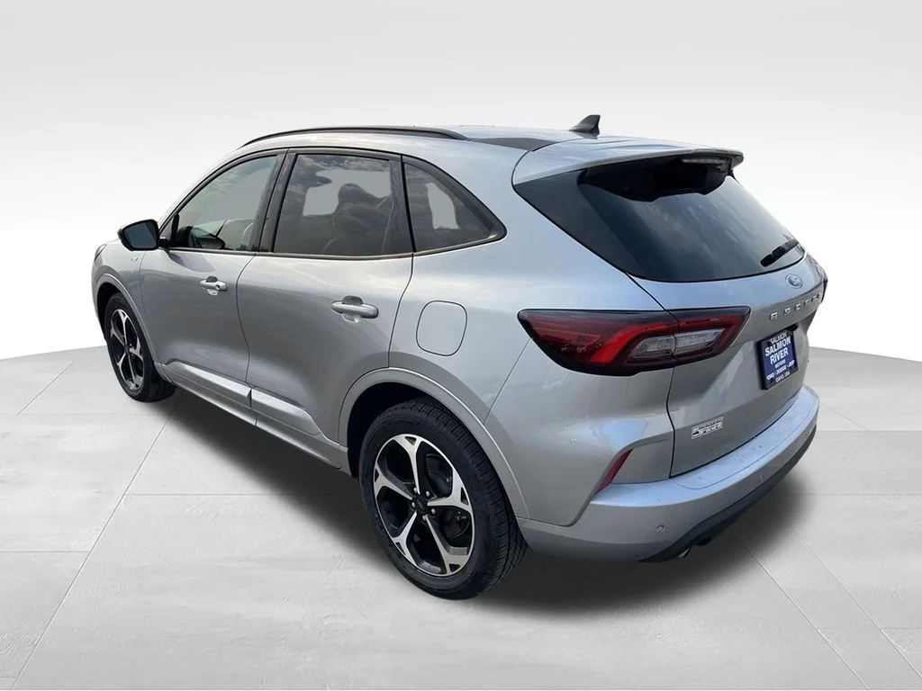 Used 2024 Silver Ford ST-Line Elite image 7