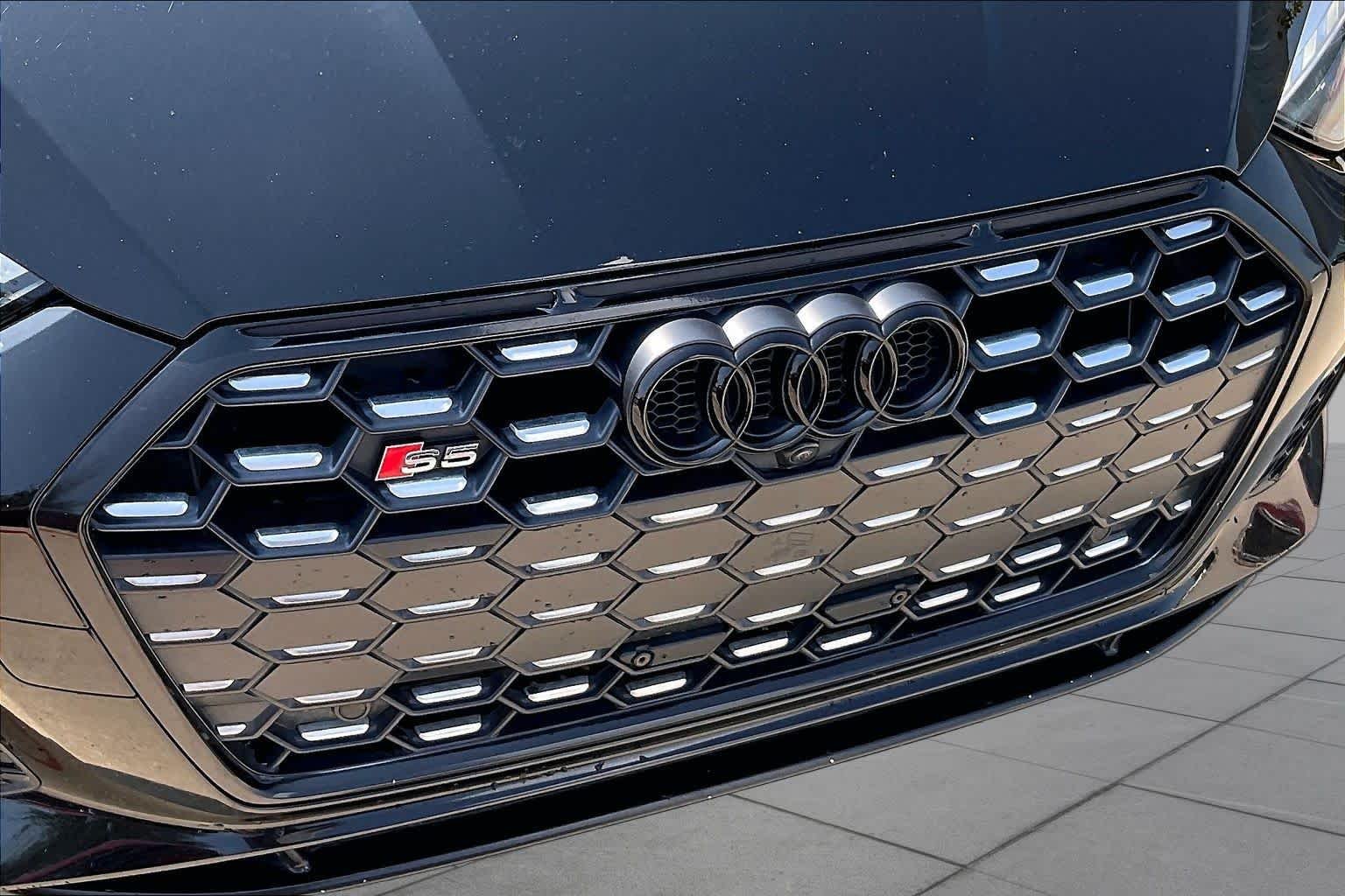 Used 2022 Mythos Black Metallic Audi Premium Plus image 28
