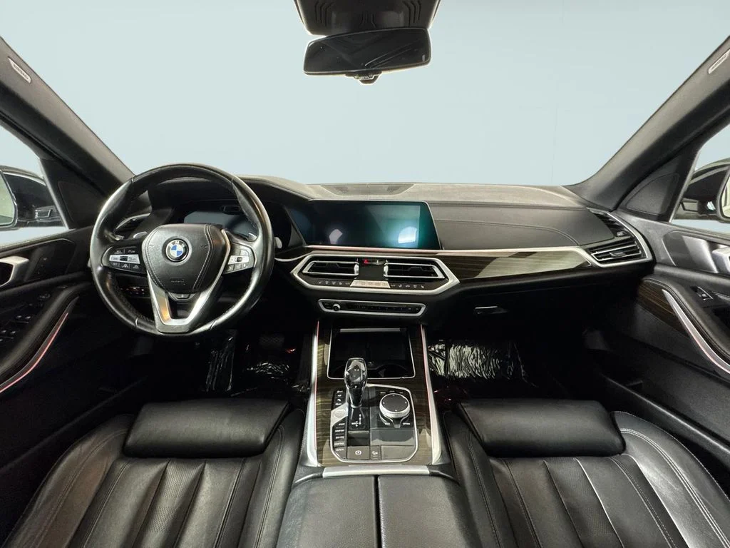 Used 2019 Gray BMW xDrive40i image 7