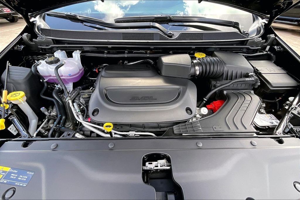 New 2026 Chrysler Pacifica Limited 4D Passenger Van