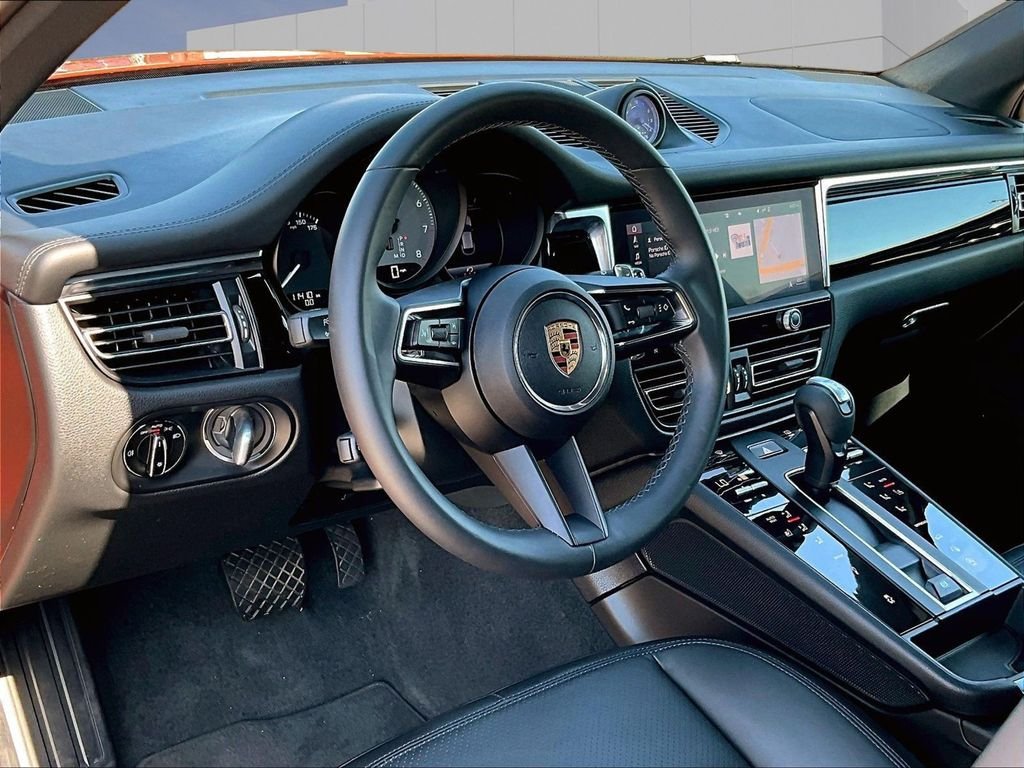 Used 2022  Porsche S image 4