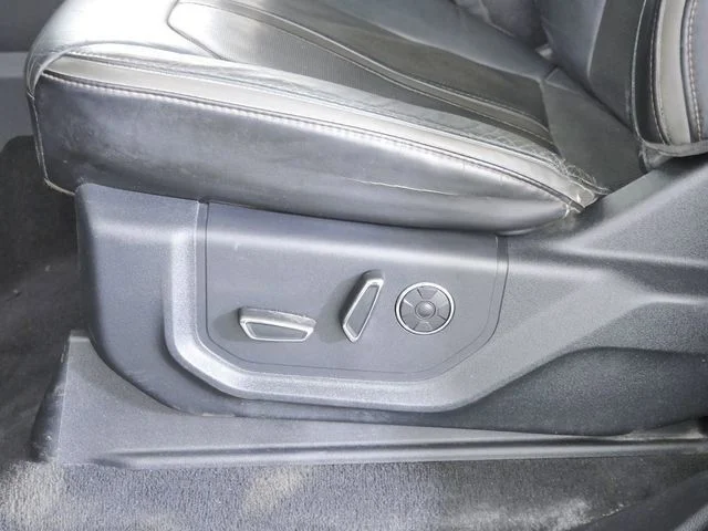 Used 2019 Black Ford Platinum image 23