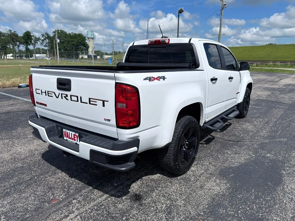 Used 2021 White Chevrolet LT image 15