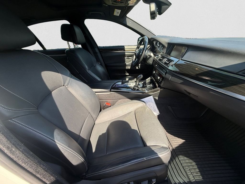 Used 2016 White BMW 550i xDrive image 15