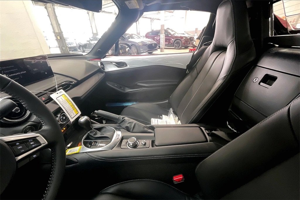 2025 MAZDA MX-5 - Image 9