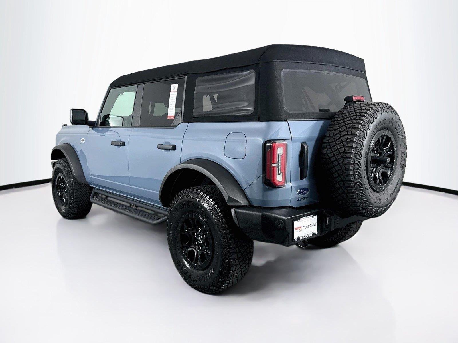 Used 2023 Azure Gray Metallic Tri-Coat Ford Wildtrak image 12