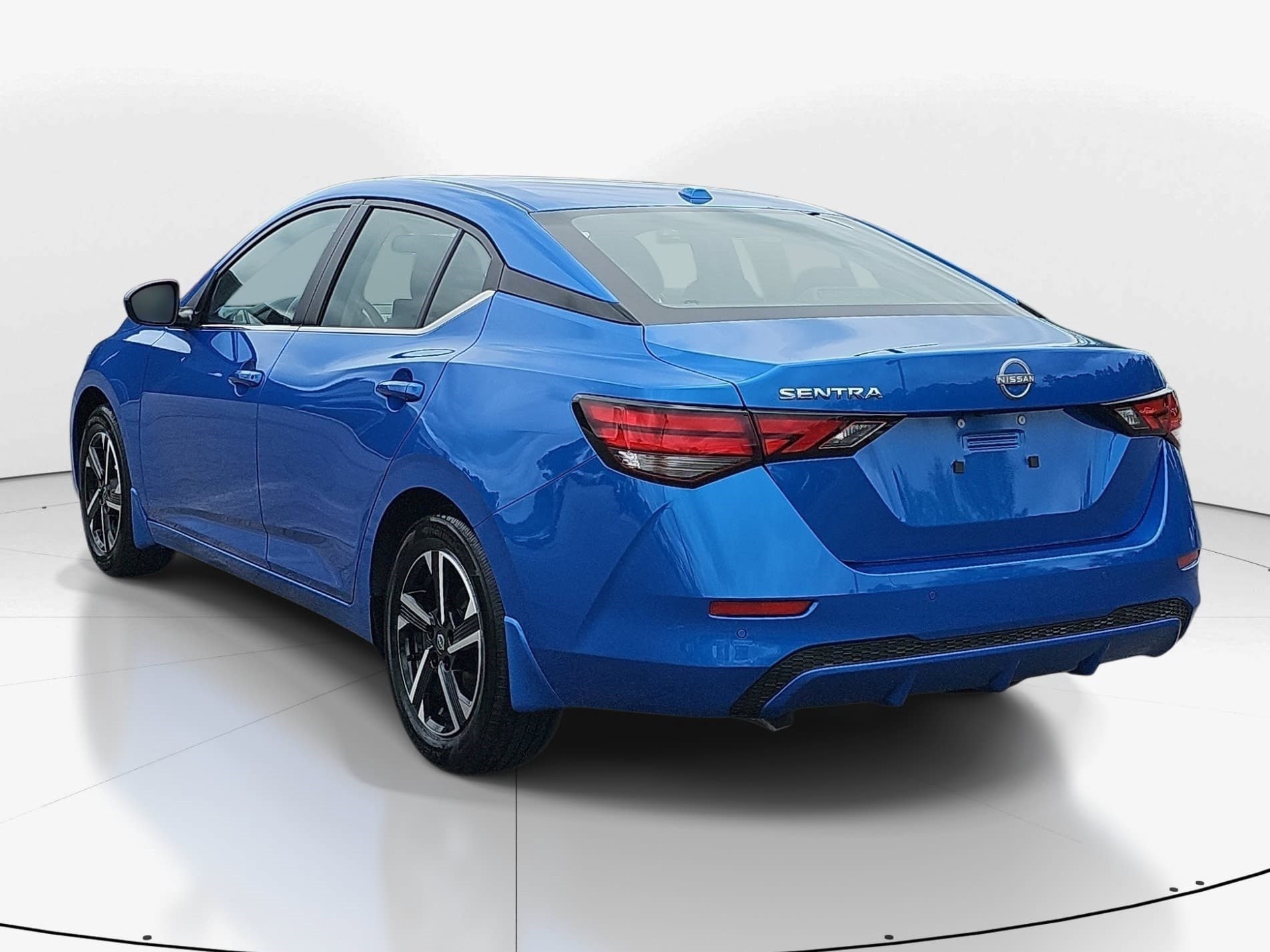 Used 2025 Electric Blue Metallic Nissan SV image 5