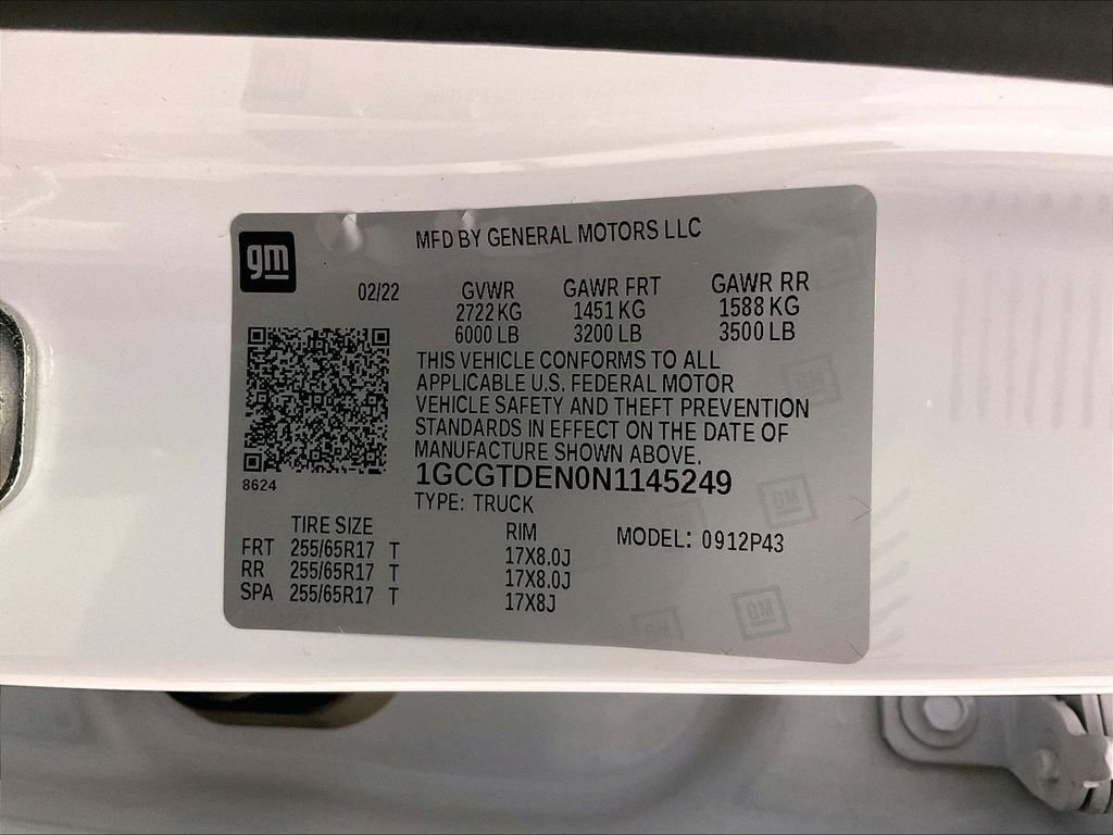 Used 2022 White Chevrolet Z71 image 40