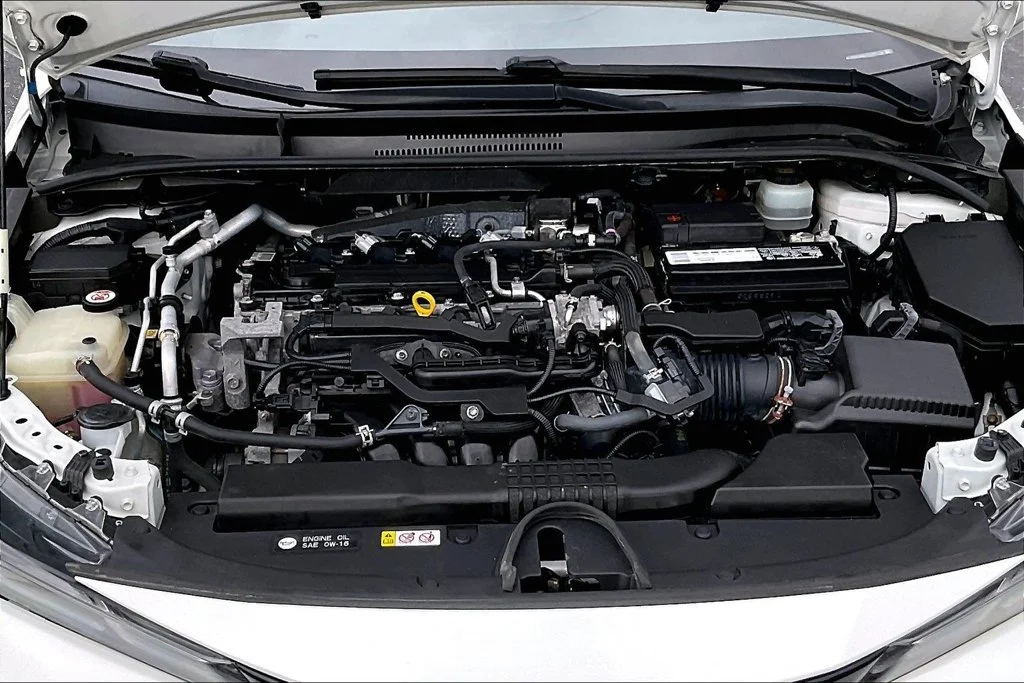 Used 2019 White Toyota SE image 11