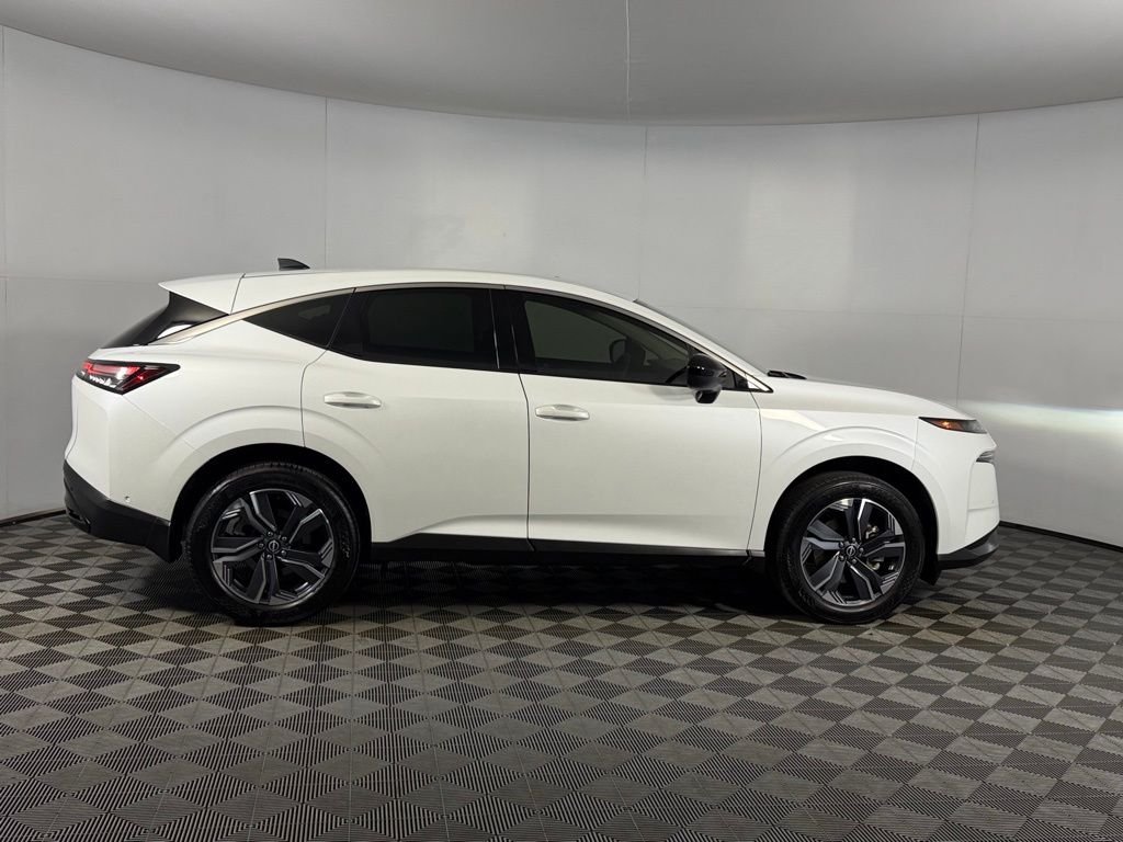 Used 2025 White Nissan SV image 3
