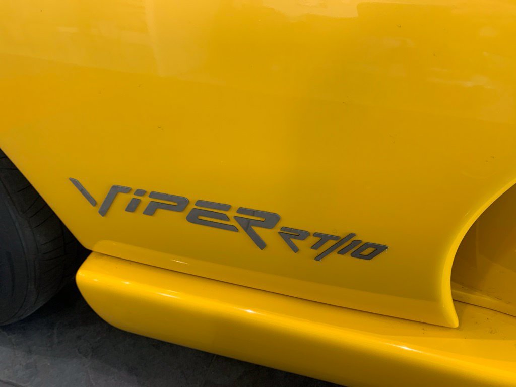 Used 2001 Yellow Dodge RT/10 image 8