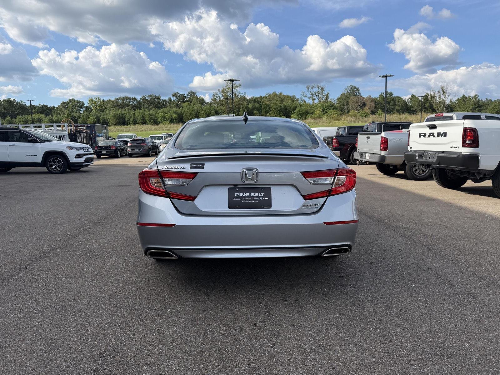 Used 2022 Lunar Silver Metallic Honda Sport Special Edition image 5