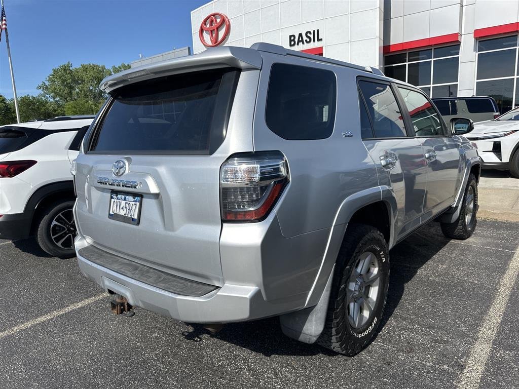 Used 2016 Classic Silver Metallic Toyota SR5 Premium image 3