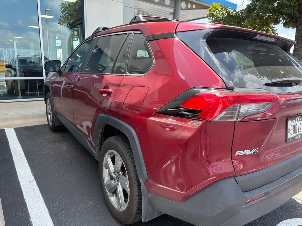 Used 2021 Pearl Toyota XLE Premium image 6