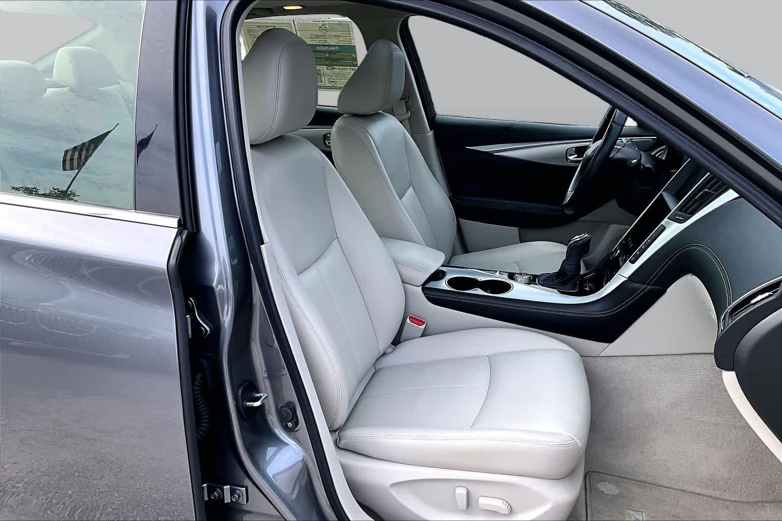Used 2020 Graphite Shadow INFINITI 3.0t LUXE image 9
