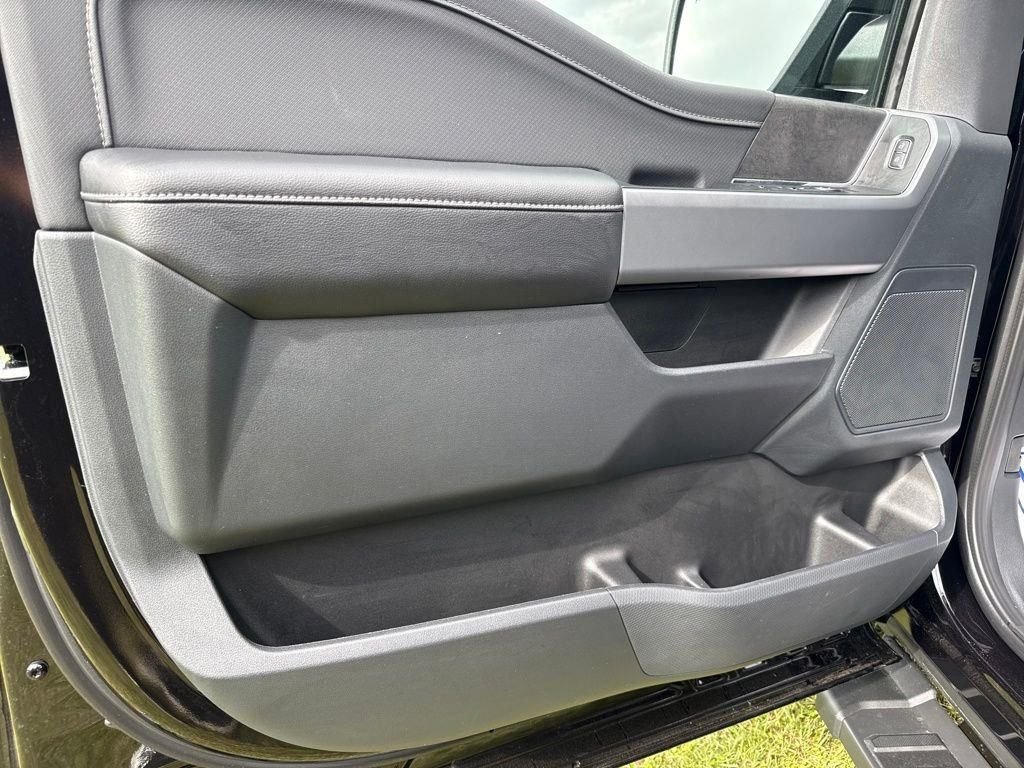 New 2026 Agate Black Metallic Ford XLT image 11