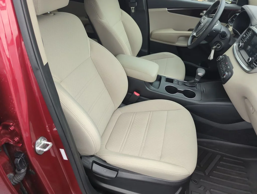 Used 2019 Red Kia LX image 36