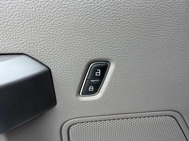 Used 2020  Ford King Ranch image 13