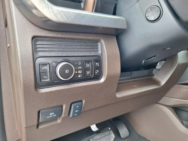New 2026 Star White Metallic Tri-Coat Ford F-250® King Ranch® image 46