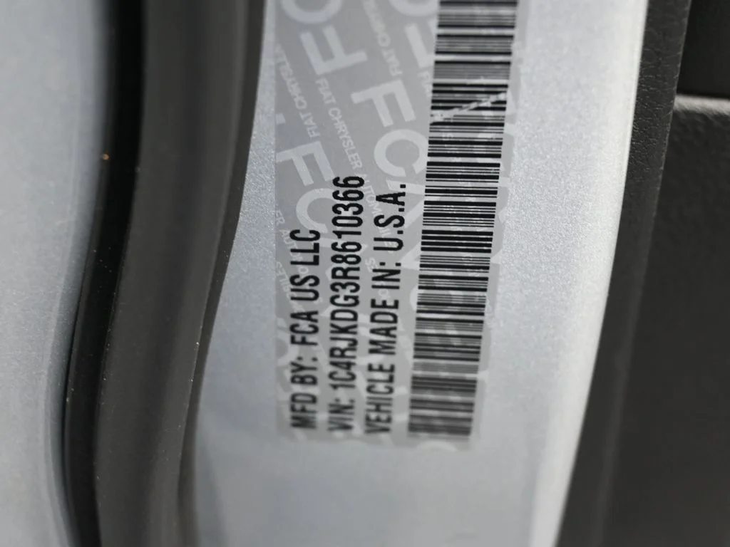 Used 2024 Silver Zynith Jeep Overland image 18