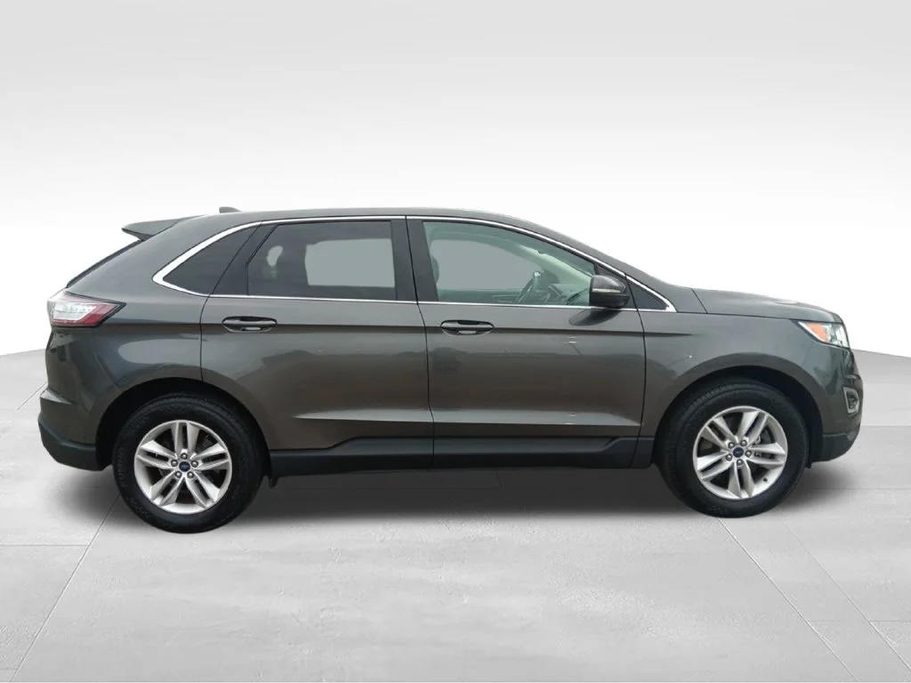 Used 2017 Magnetic Ford SEL image 12