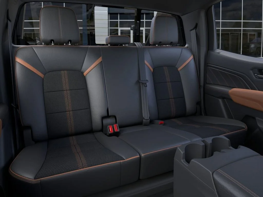 2025 GMC Canyon AT4 - Photo 17