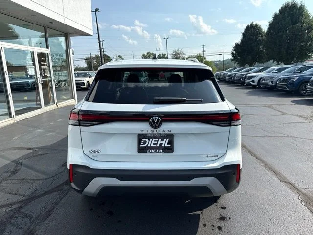 New 2026 Pure White Volkswagen SE image 6