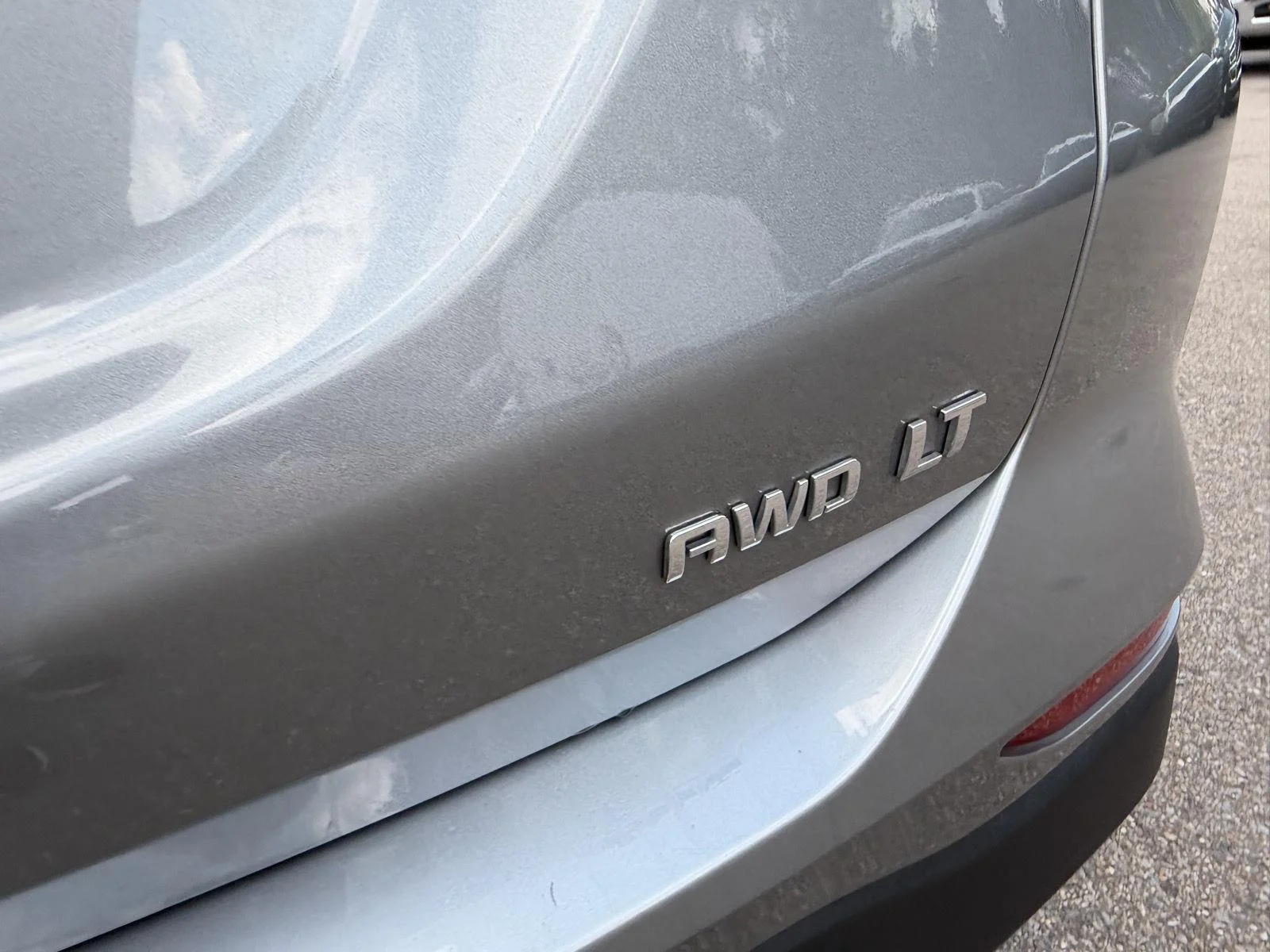 Used 2024 Sterling Gray Metallic Chevrolet LT image 25