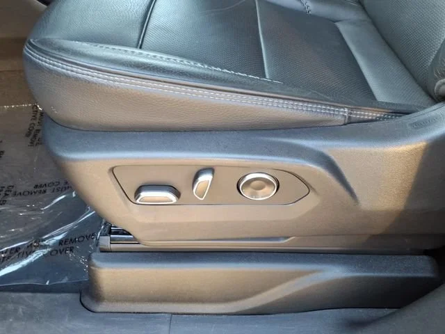 Used 2025 Onyx Black GMC Denali image 19