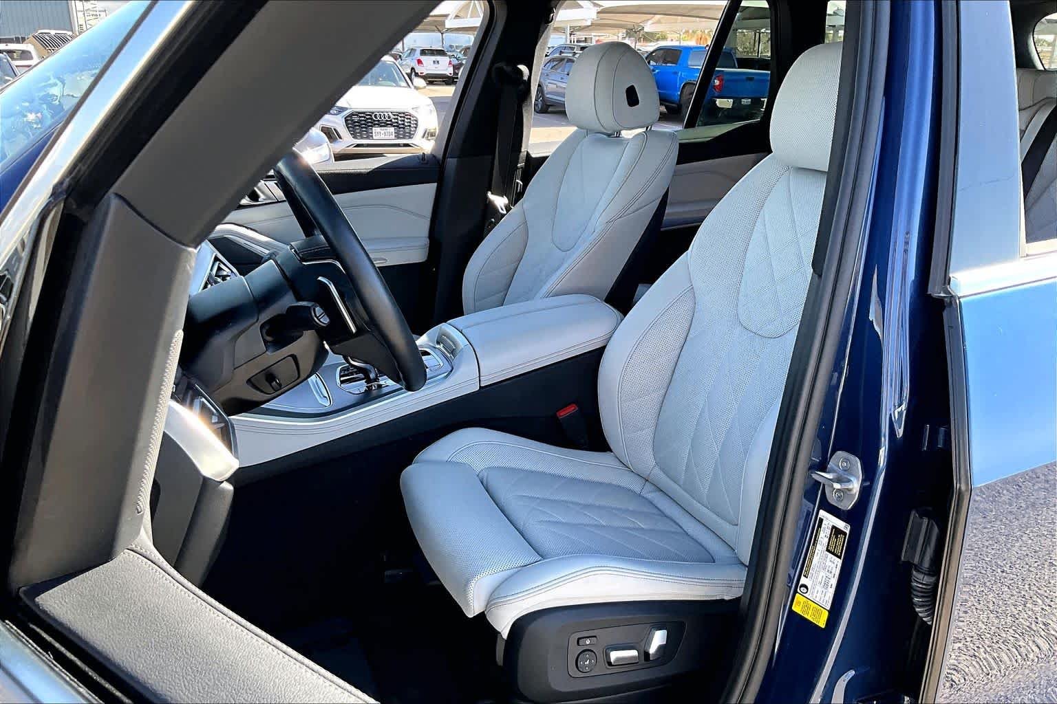 Used 2023 Phytonic Blue Metallic BMW sDrive40i image 7