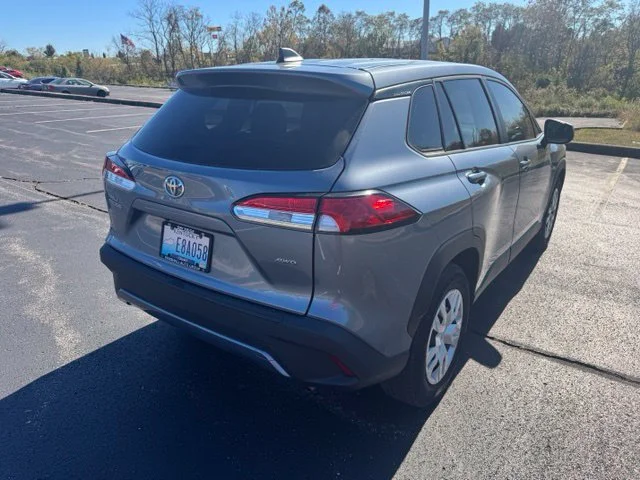 Used 2022  Toyota L image 3