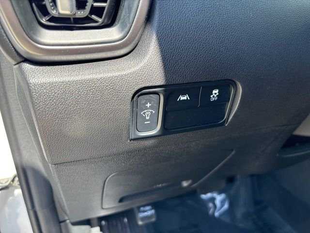 Used 2023 White Kia LX image 16