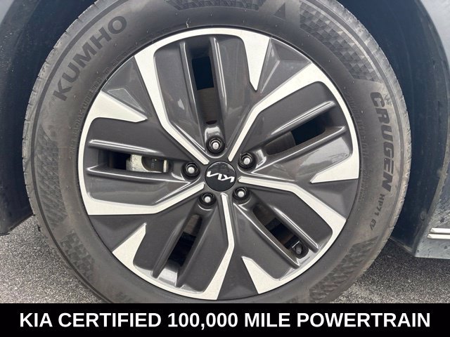 Used 2024 White Kia Light image 8