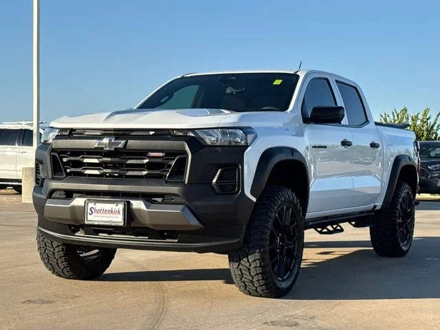 Used 2023 White Chevrolet Trail Boss image 3