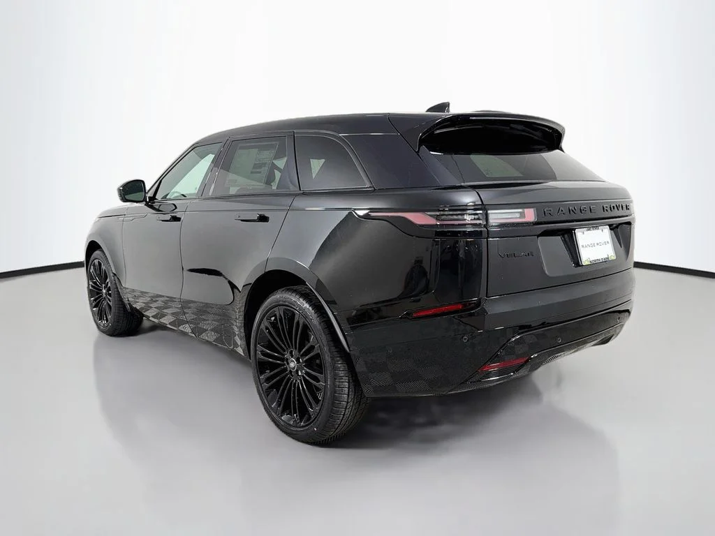 New 2026 Santorini Black Land Rover Belgravia Edition image 7