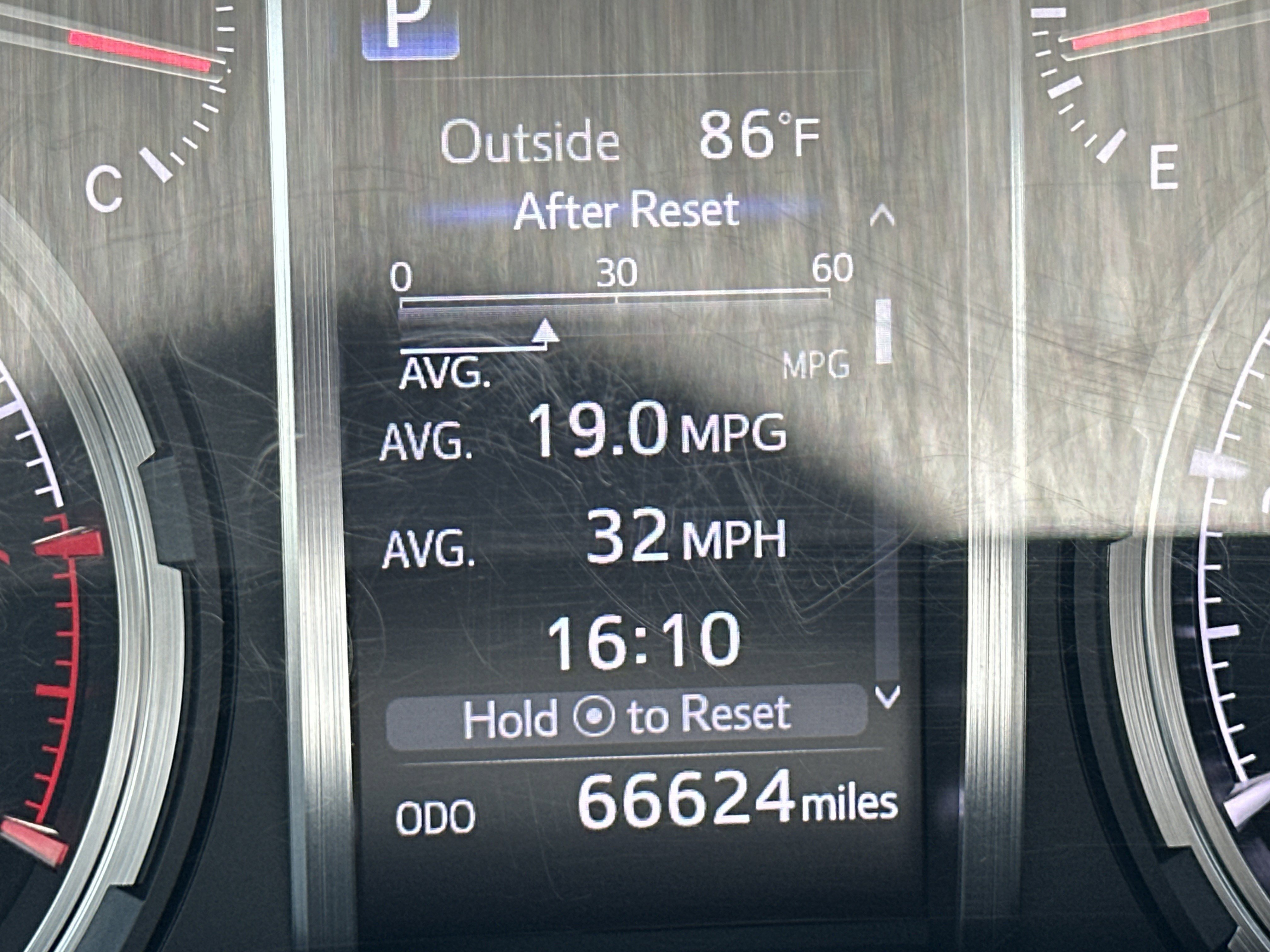 Used 2021 Classic Silver Metallic Toyota Venture image 38