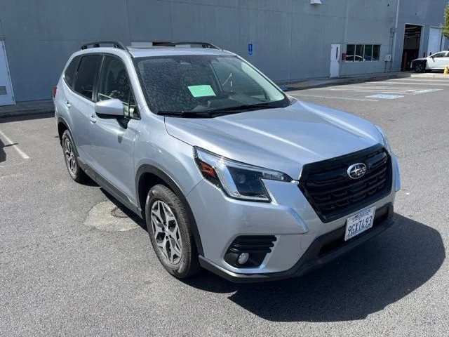 Used 2023 Ice Silver Metallic Subaru Premium image 2