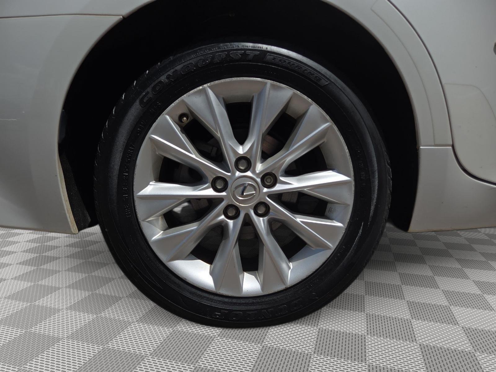 Used 2013 Starfire Pearl Lexus Hybrid image 14