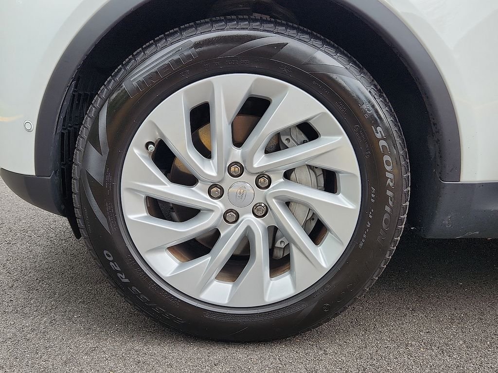 Used 2025 Fuji White Land Rover S image 8
