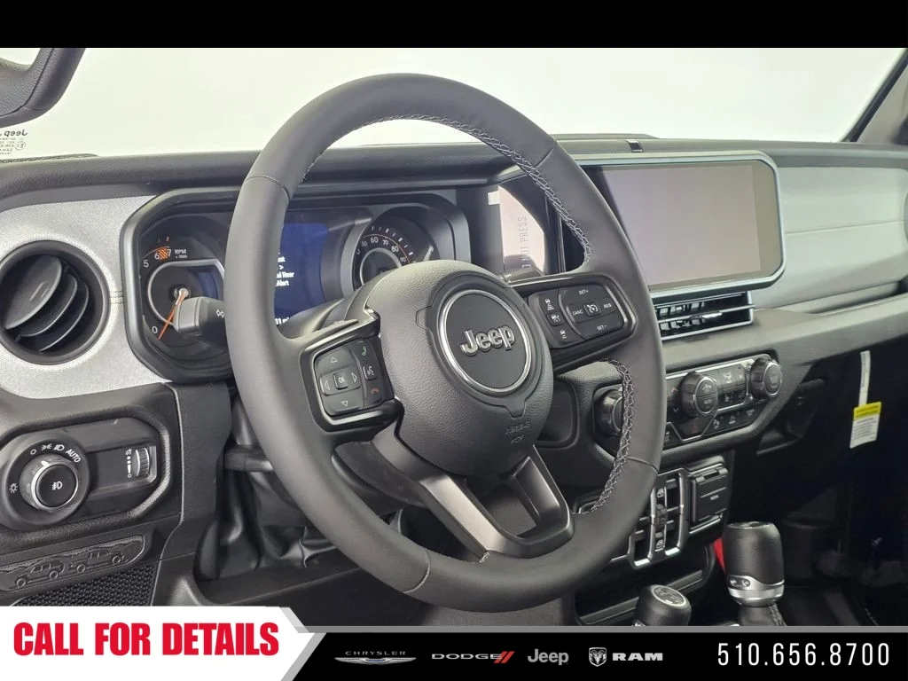 New 2025 Black Clear-Coat Exterior Paint Jeep Sport S image 17